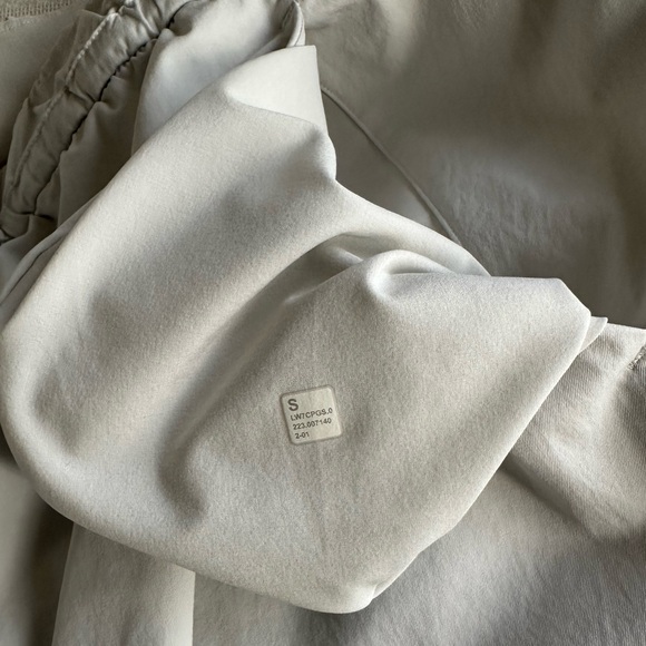 Lululemon Women's Athletic Shorts in Light Gray - Picture 12 of 13